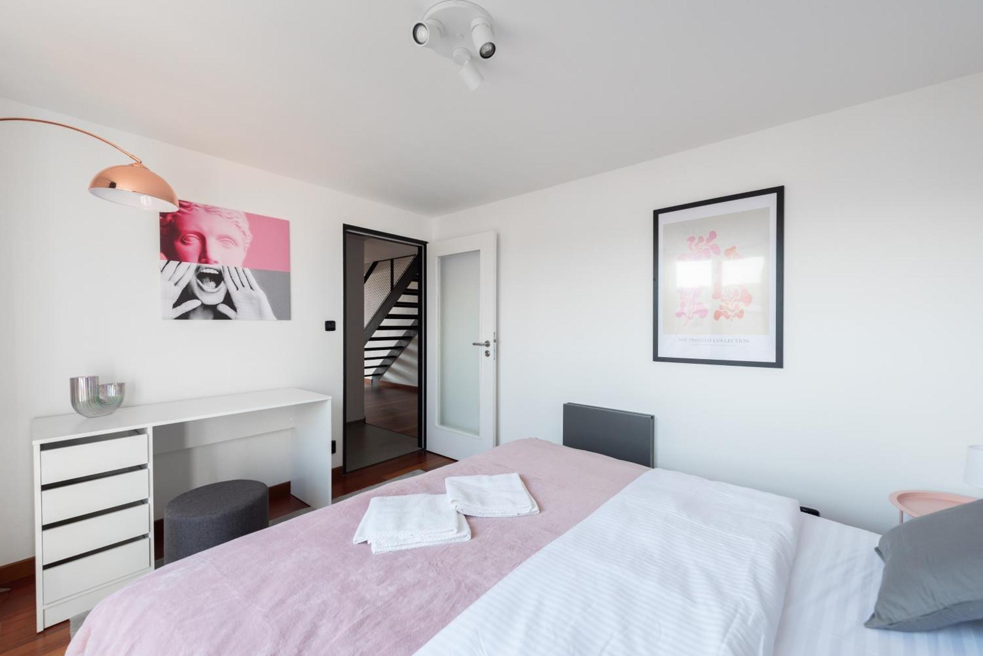 Apartments With Large Balcony, Parking Prag Exterior foto