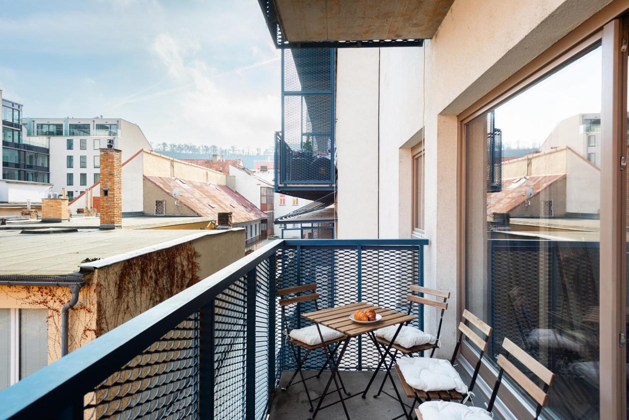 Apartments With Large Balcony, Parking Prag Exterior foto