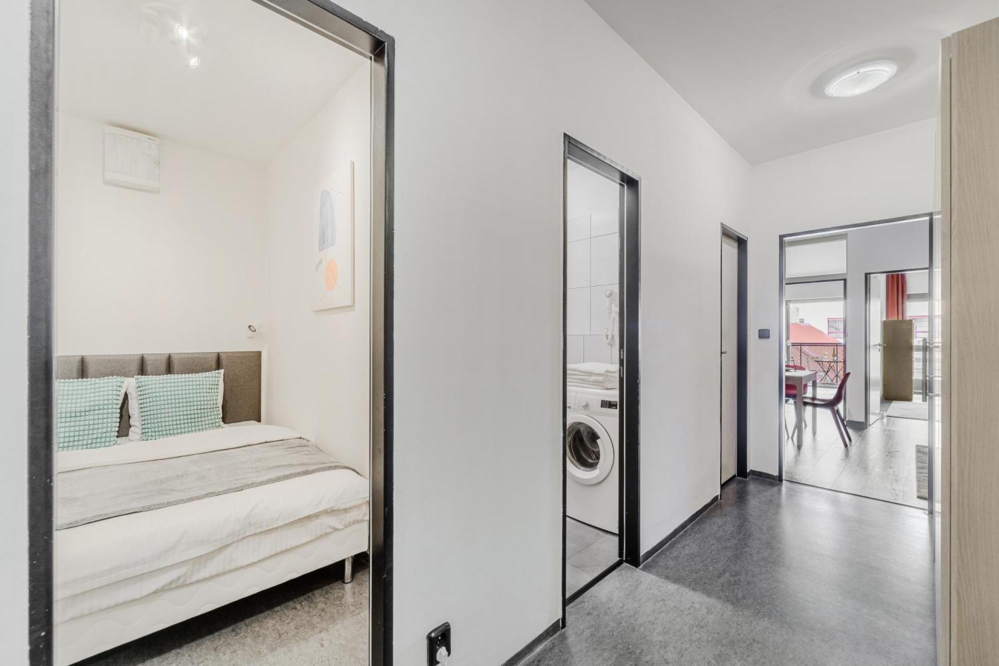 Apartments With Large Balcony, Parking Prag Exterior foto